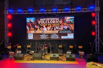 UNA GRAN FIESTA DEL FOLCLORE SE VIVIÓ EN CURACO DE VÉLEZ CON “RAÍCES QUE CANTAN” - Wapi Chilwe